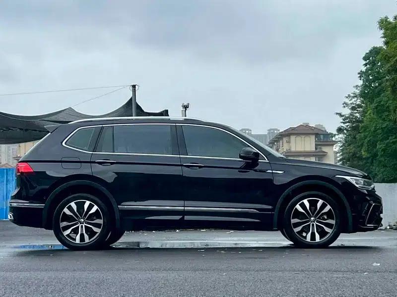 Tiguan L 2022 330TSI Automatic 2WD R-Line Premium Edition — миниатюра 7