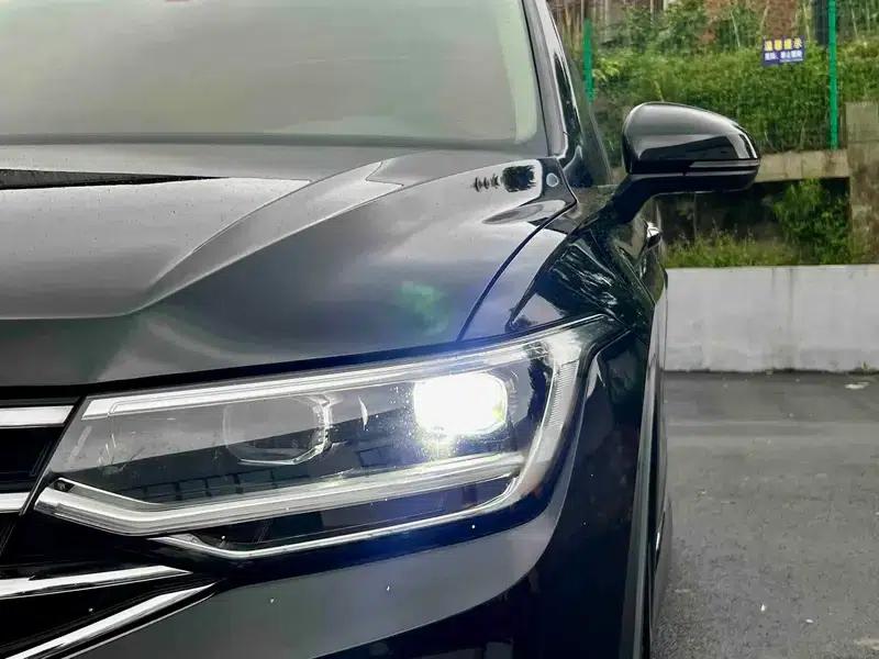 Tiguan L 2022 330TSI Automatic 2WD R-Line Premium Edition — миниатюра 8