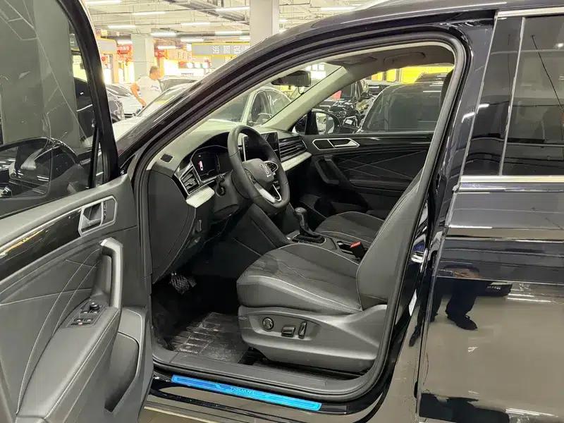 Tiguan L 2023 280TSI Trendy Limited Edition — миниатюра 9
