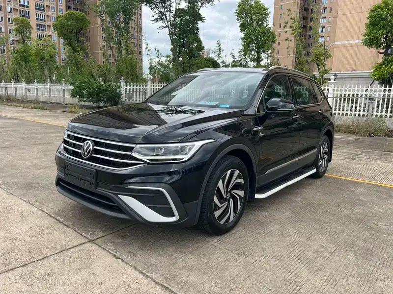 Tiguan L 2023 280TSI Trendy Limited Edition — миниатюра 1