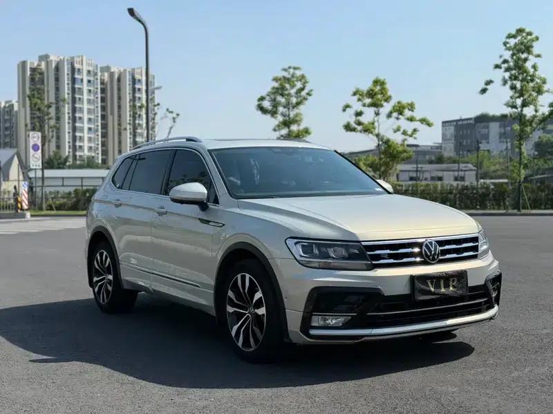 Tiguan L 2021 330TSI Automatic 2WD R-Line Flagship Edition — миниатюра 3