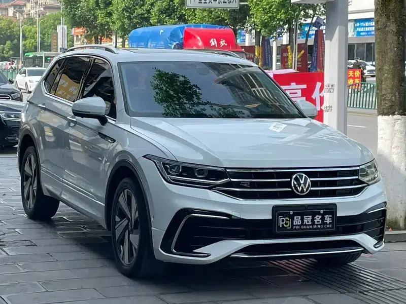 Tiguan L 2023 330TSI 2WD R-Line Premium Edition — миниатюра 3