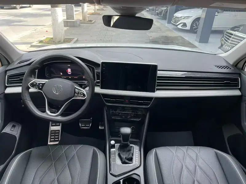 Tiguan L 2023 330TSI 2WD R-Line Premium Edition — миниатюра 7