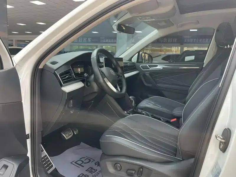 Tiguan L 2023 330TSI 2WD R-Line Premium Edition — миниатюра 8