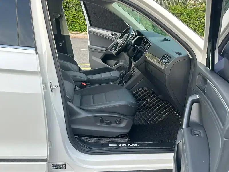 Tiguan L 2021 330TSI Automatic 2WD R-Line Premium Edition — миниатюра 11