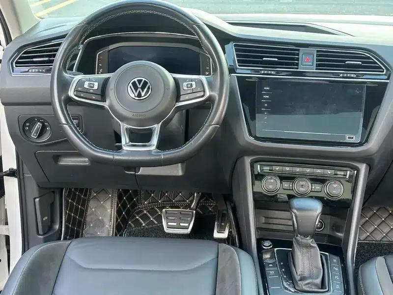 Tiguan L 2021 330TSI Automatic 2WD R-Line Premium Edition — миниатюра 12