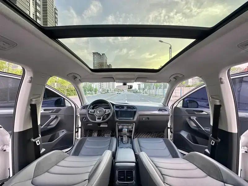 Tiguan L 2021 330TSI Automatic 2WD R-Line Premium Edition — миниатюра 17