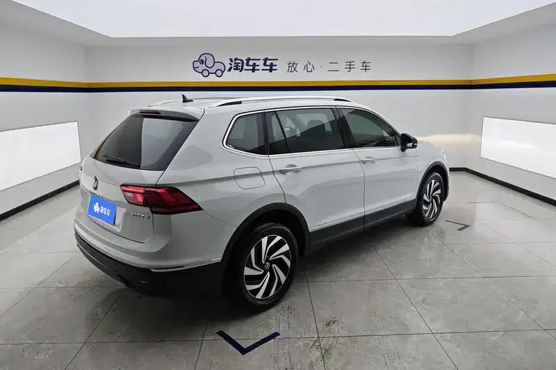 Tiguan L 2024 Outstanding Edition 300TSI 2WD Dragon Edition — миниатюра 3