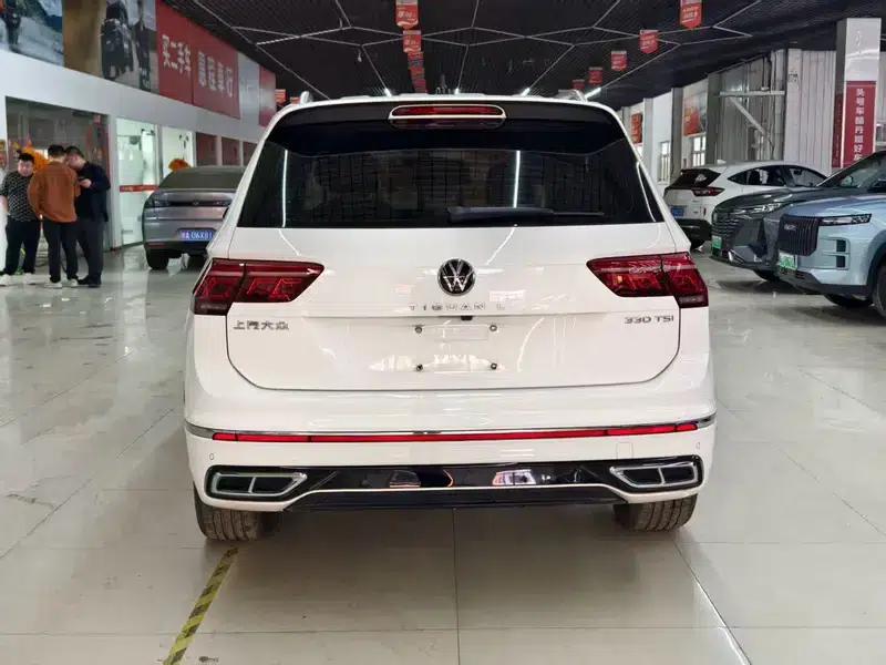 Tiguan L 2022 330TSI Automatic 2WD R-Line Premium Edition — миниатюра 5