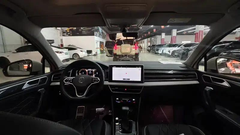 Tiguan L 2022 330TSI Automatic 2WD R-Line Premium Edition — миниатюра 7