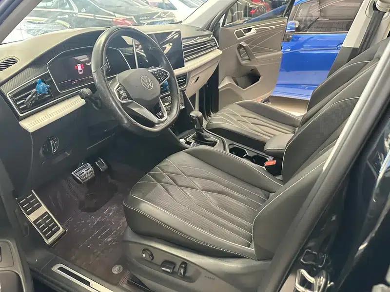 Tiguan L 2022 330TSI Automatic 2WD R-Line Premium Edition — миниатюра 6