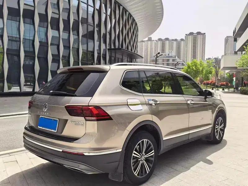 Tiguan L 2018 Facelift 380TSI Automatic 4WD Luxury Edition — миниатюра 5