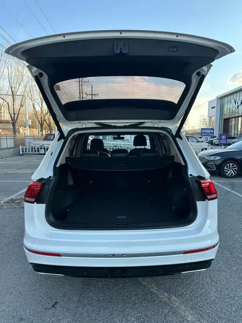 Tiguan L 2021 330TSI Automatic 2WD R-Line Premium Edition — миниатюра 8