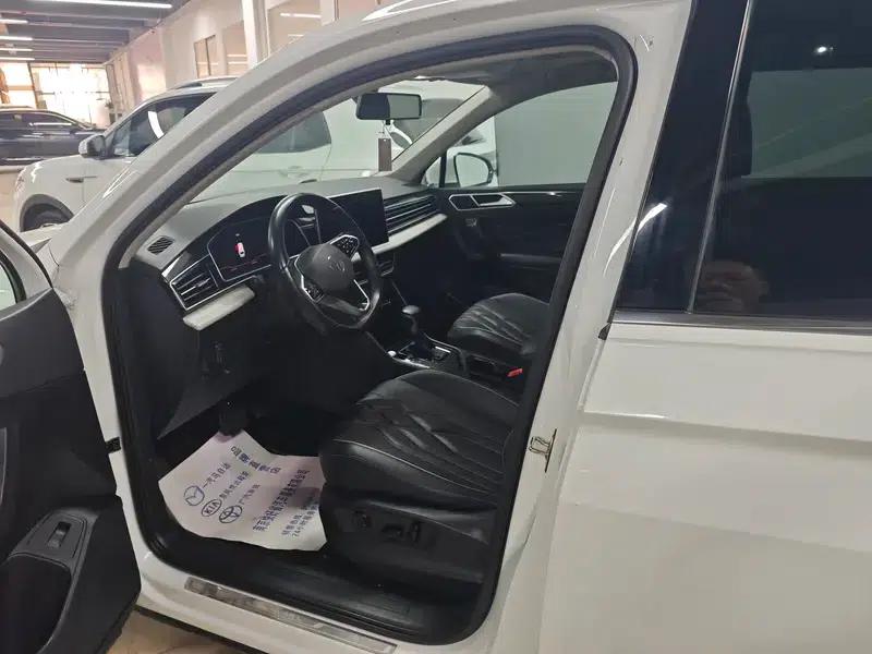 Tiguan L 2023 300TSI 2WD Smart Edition — миниатюра 8