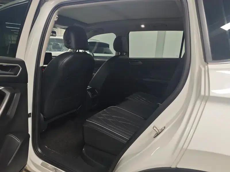 Tiguan L 2023 300TSI 2WD Smart Edition — миниатюра 9