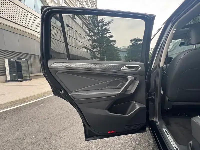 Tiguan L 2024 330TSI 2WD R-Line Premium Edition — миниатюра 31