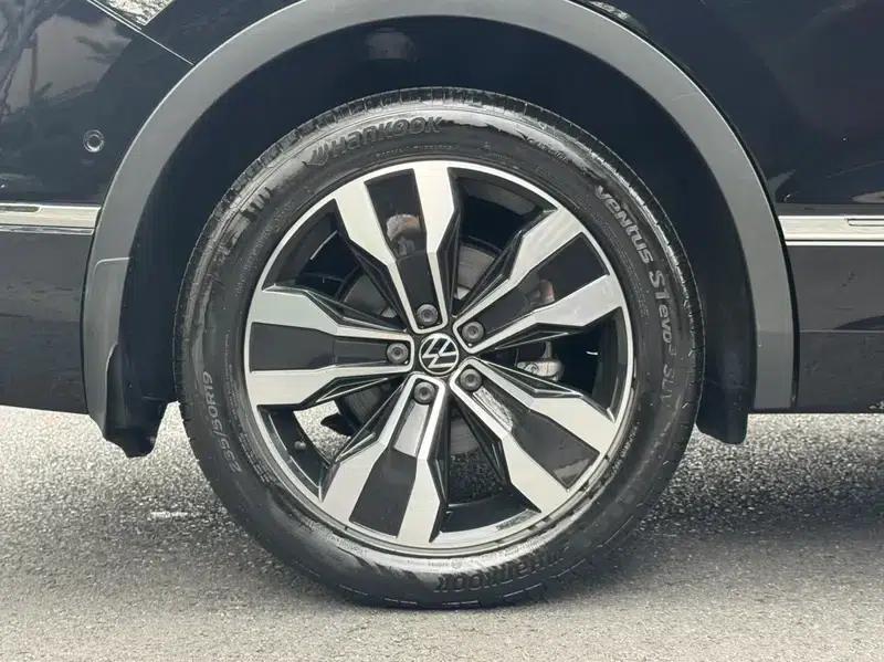 Tiguan L 2024 330TSI 2WD R-Line Premium Edition — миниатюра 10