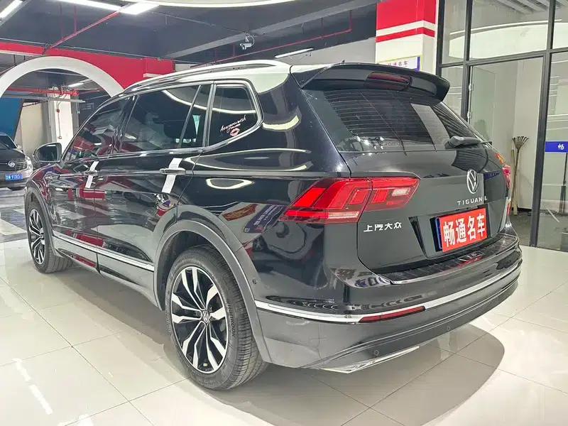 Tiguan L 2021 330TSI Automatic 2WD R-Line Premium Edition — миниатюра 4