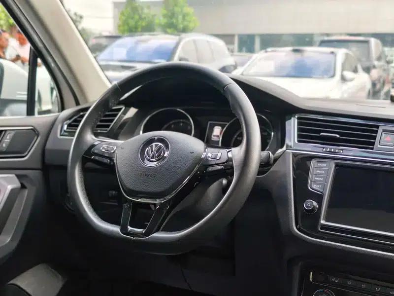 Tiguan L 2018 330TSI Automatic 2WD Luxury Edition — миниатюра 11