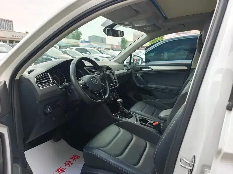 Tiguan L 2018 330TSI Automatic 2WD Luxury Edition — миниатюра 13