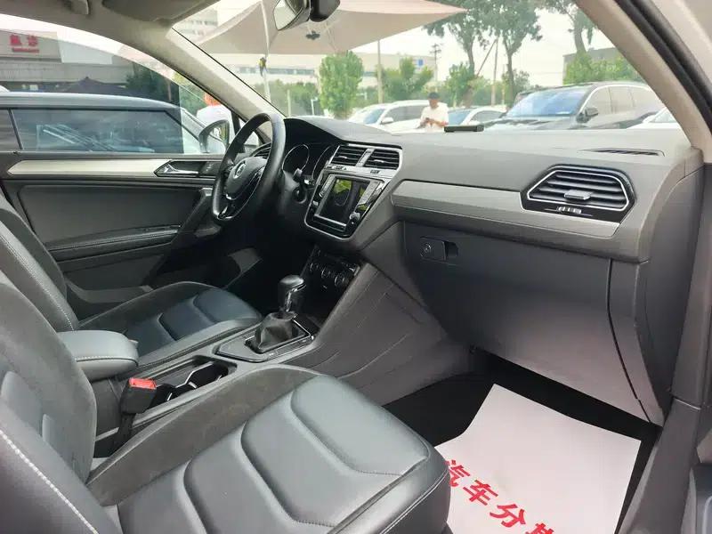 Tiguan L 2018 330TSI Automatic 2WD Luxury Edition — миниатюра 10