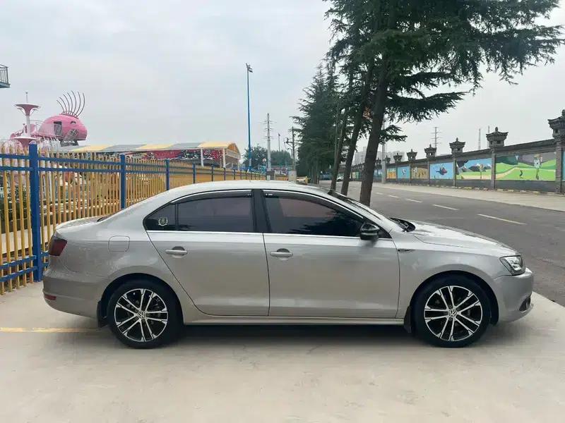 2014 Volkswagen Sagitar 1.4TSI Manual Deluxe Edition — миниатюра 6