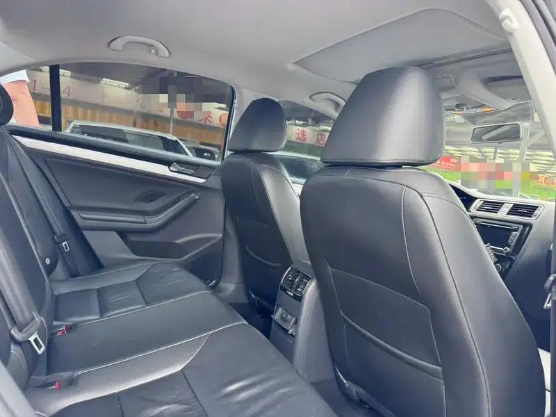 2015 Volkswagen Sagitar 1.6L Automatic Comfort Model — миниатюра 9