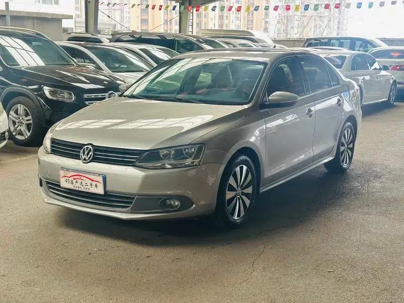 2012 Volkswagen Sagitar 1.8TSI Automatic Flagship Edition — миниатюра 1