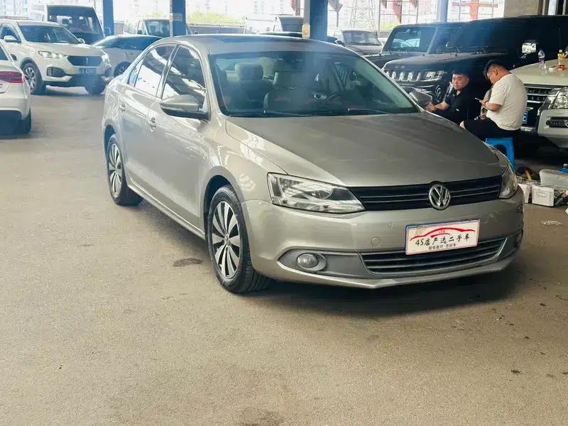 2012 Volkswagen Sagitar 1.8TSI Automatic Flagship Edition — миниатюра 3