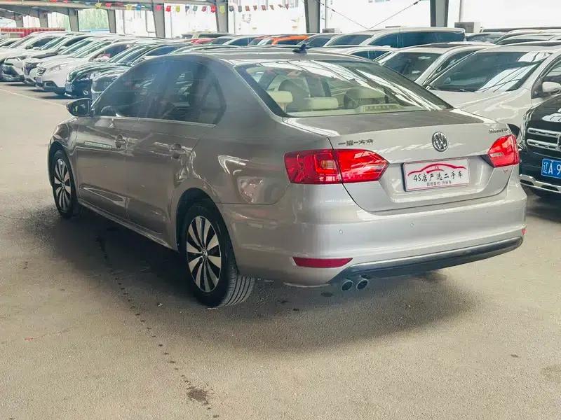 2012 Volkswagen Sagitar 1.8TSI Automatic Flagship Edition — миниатюра 4