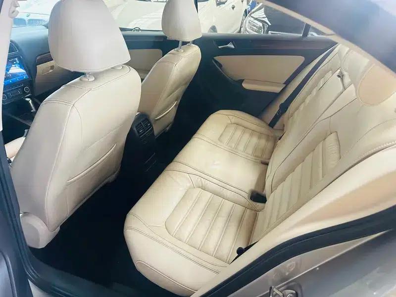 2012 Volkswagen Sagitar 1.8TSI Automatic Flagship Edition — миниатюра 8