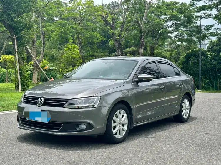 2012 Volkswagen Sagitar 1.6L Automatic Comfort Model — миниатюра 1