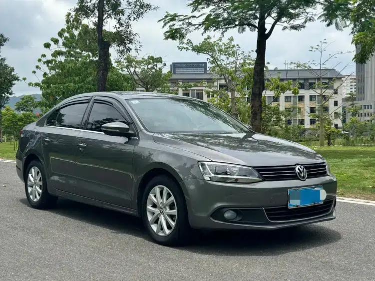 2012 Volkswagen Sagitar 1.6L Automatic Comfort Model — миниатюра 3