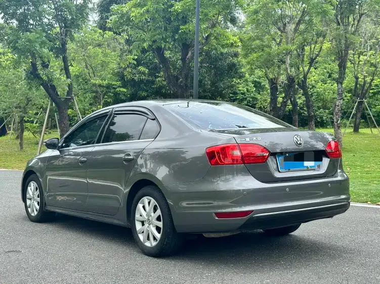 2012 Volkswagen Sagitar 1.6L Automatic Comfort Model — миниатюра 4