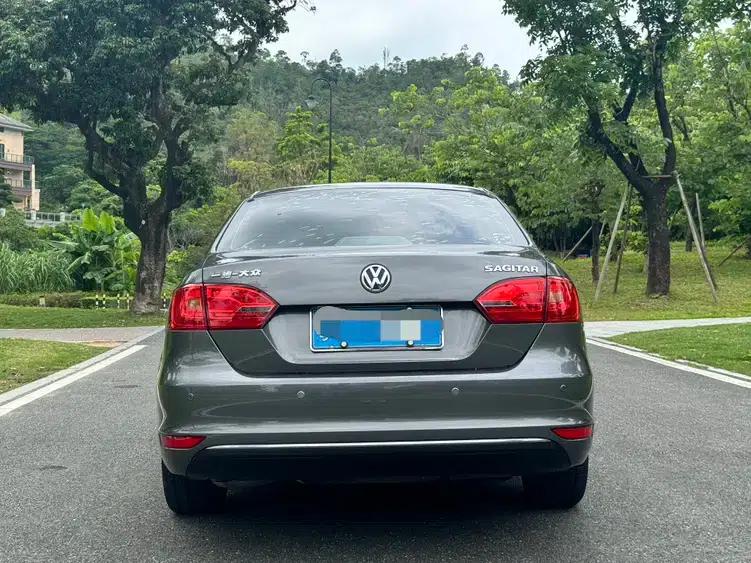 2012 Volkswagen Sagitar 1.6L Automatic Comfort Model — миниатюра 5