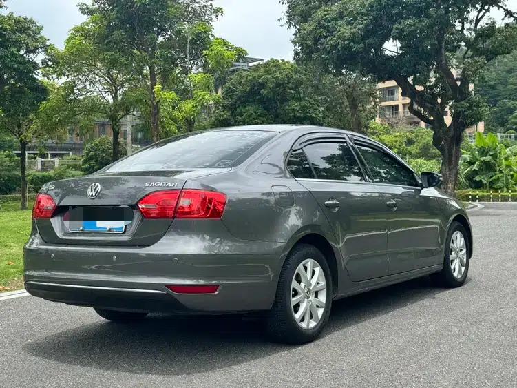 2012 Volkswagen Sagitar 1.6L Automatic Comfort Model — миниатюра 6