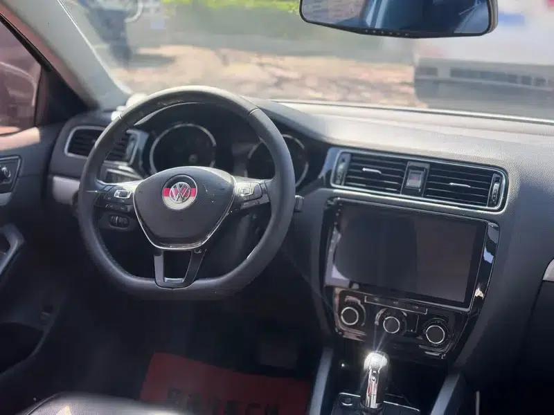 2015 Volkswagen Sagitar 230TSI Automatic Comfort Model — миниатюра 7