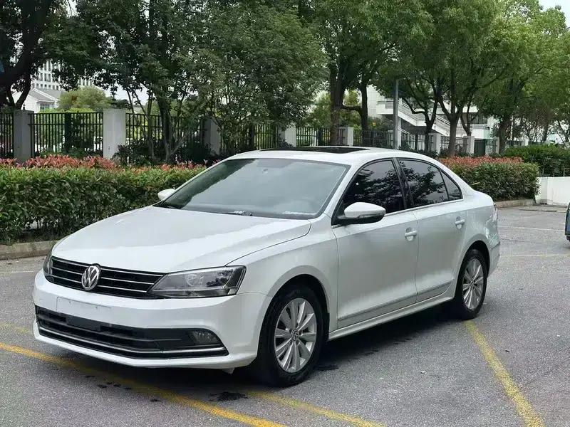 2015 Volkswagen Sagitar 1.6L Automatic Fashion Edition — миниатюра 1