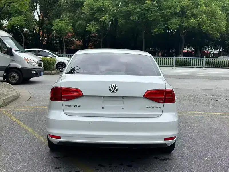 2015 Volkswagen Sagitar 1.6L Automatic Fashion Edition — миниатюра 4