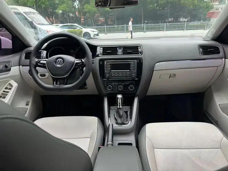 2015 Volkswagen Sagitar 1.6L Automatic Fashion Edition — миниатюра 5