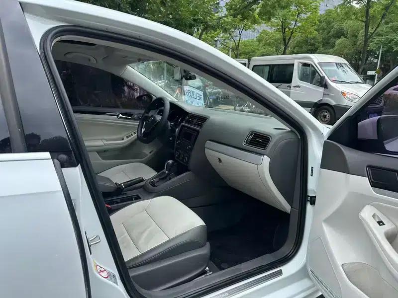 2015 Volkswagen Sagitar 1.6L Automatic Fashion Edition — миниатюра 7