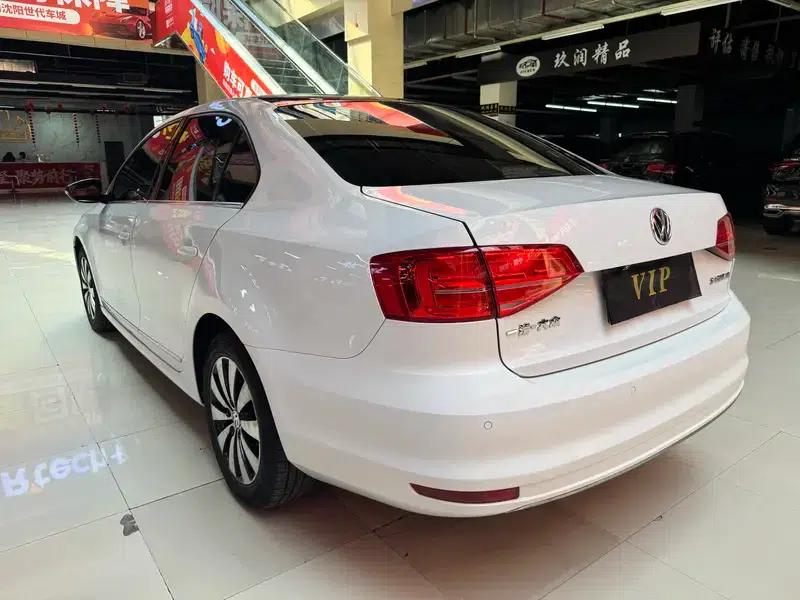 2015 Volkswagen Sagitar 1.6L Automatic Comfort Model — миниатюра 4