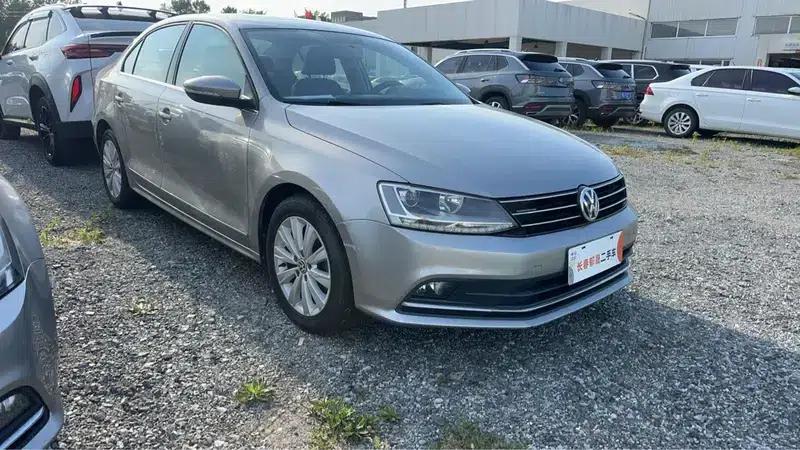 2015 Volkswagen Sagitar 230TSI Automatic Comfort Model — миниатюра 3