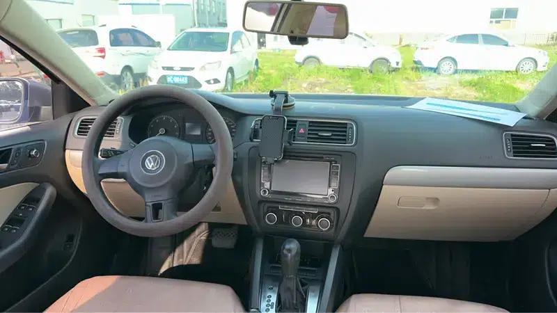 2012 Volkswagen Sagitar 1.6L Automatic Comfort Model — миниатюра 6