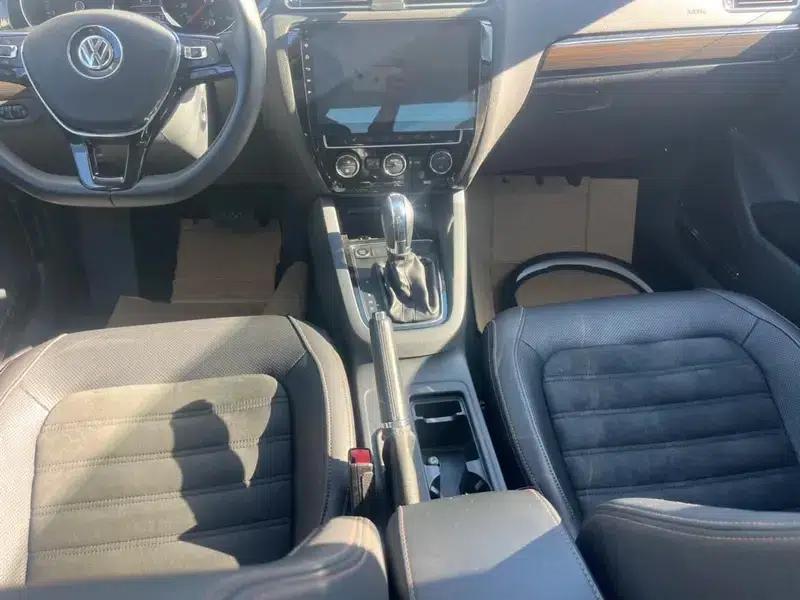 2017 Volkswagen Sagitar 230TSI Automatic Luxury — миниатюра 4