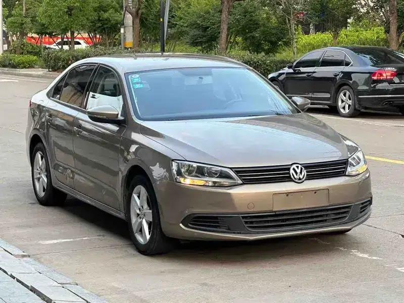 2012 Volkswagen Sagitar 1.6L Automatic Fashion Edition — миниатюра 3