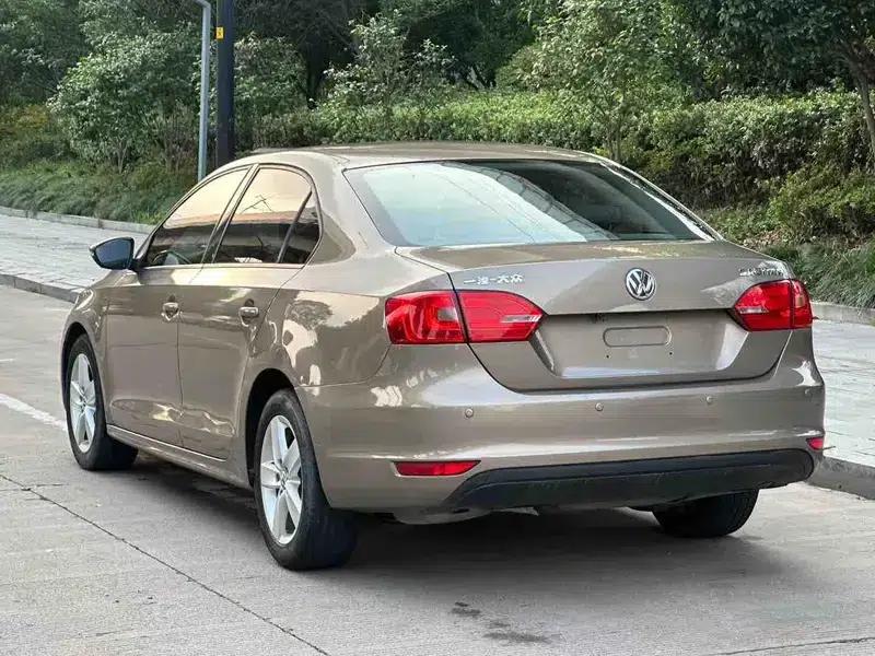 2012 Volkswagen Sagitar 1.6L Automatic Fashion Edition — миниатюра 4
