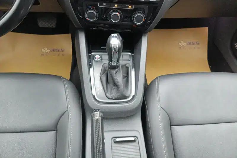 2018 Volkswagen Sagitar 280TSI DSG Dynamic Edition — миниатюра 14