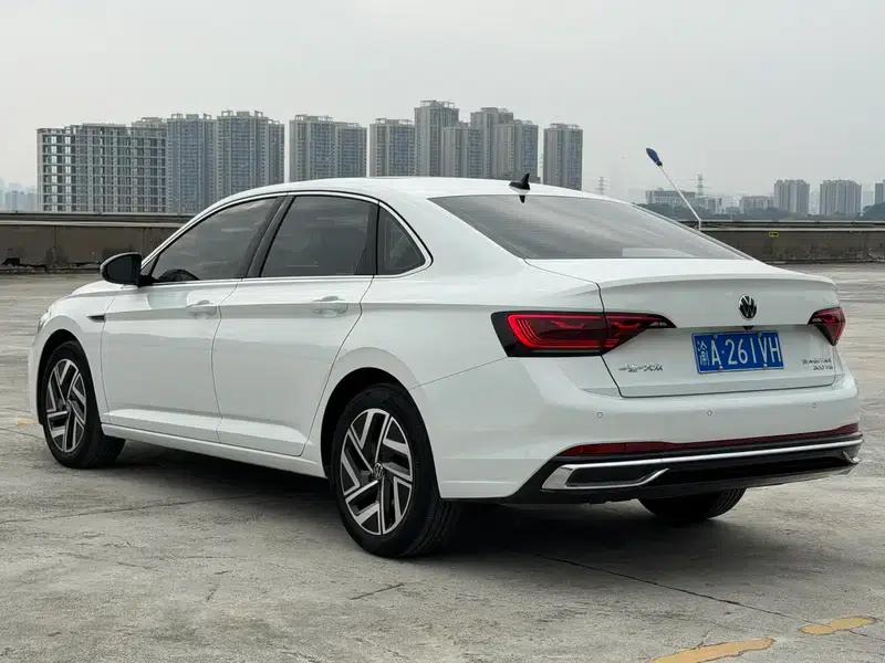 2023 Volkswagen Sagitar 300TSI DSG Excellence Edition — миниатюра 4