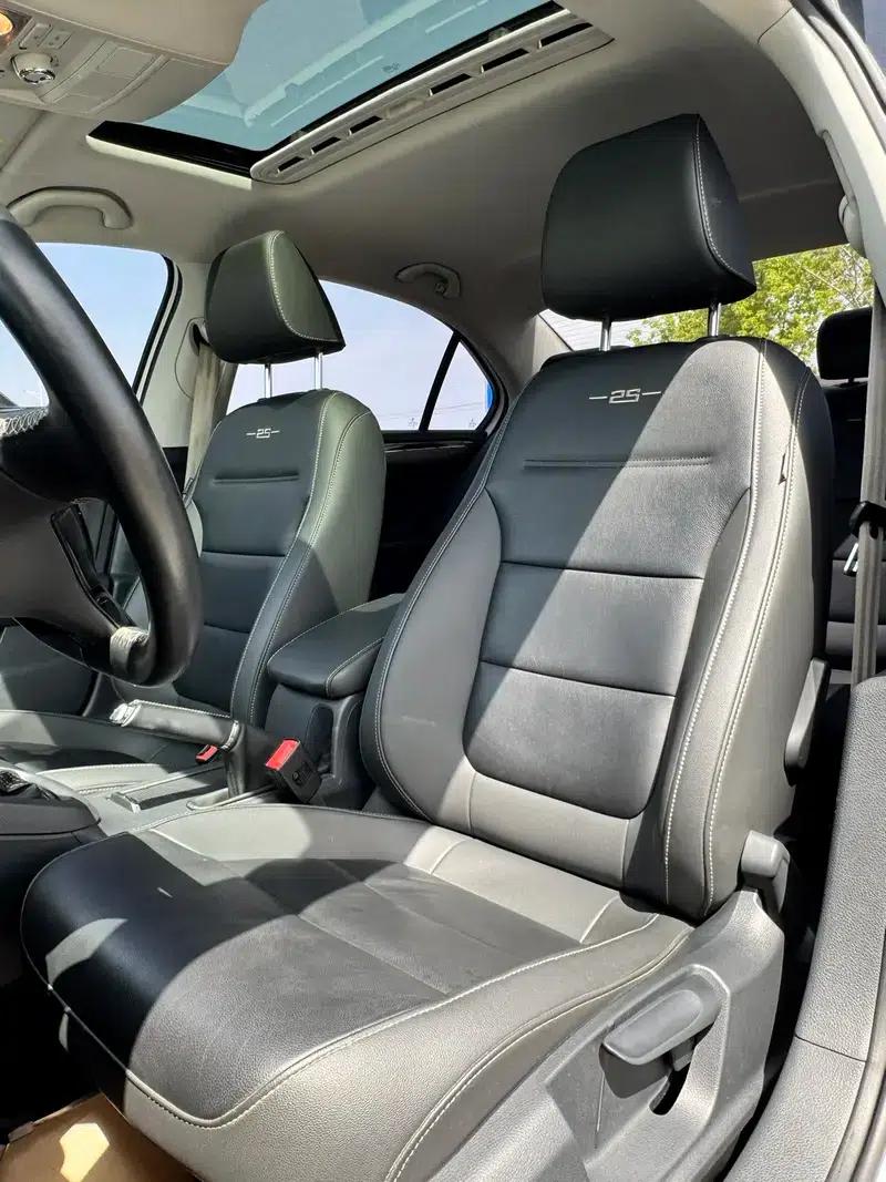 Sagitar 2016 230TSI 25th Anniversary Edition — миниатюра 17